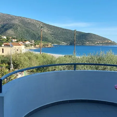 Apartment Kyfanta, & In Kyparissi *