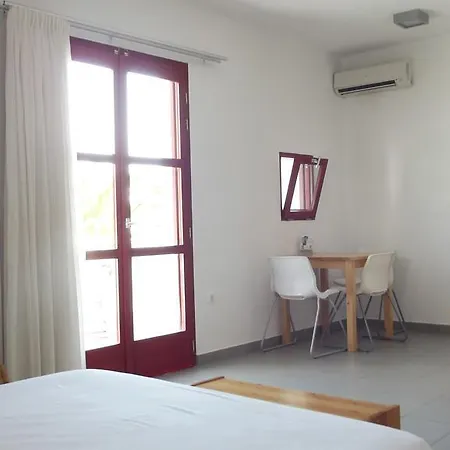 Kyfanta, & In Kyparissi Apartmán *