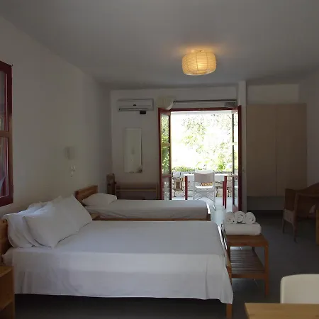 Kyfanta, & In Kyparissi Apartmán