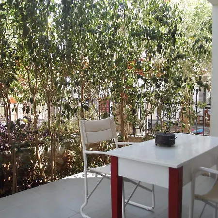 Kyfanta, & In Kyparissi Apartmán