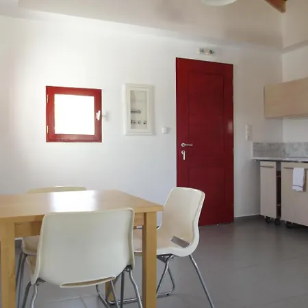 Apartment Kyfanta, & In Kyparissi Kyparission