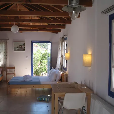 Kyfanta, & In Kyparissi Apartmán *