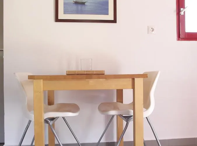 Lejlighed Kyfanta, & In Kyparissi Kyparíssion