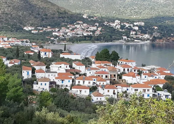 Kyfanta, & In Kyparissi Appartement *